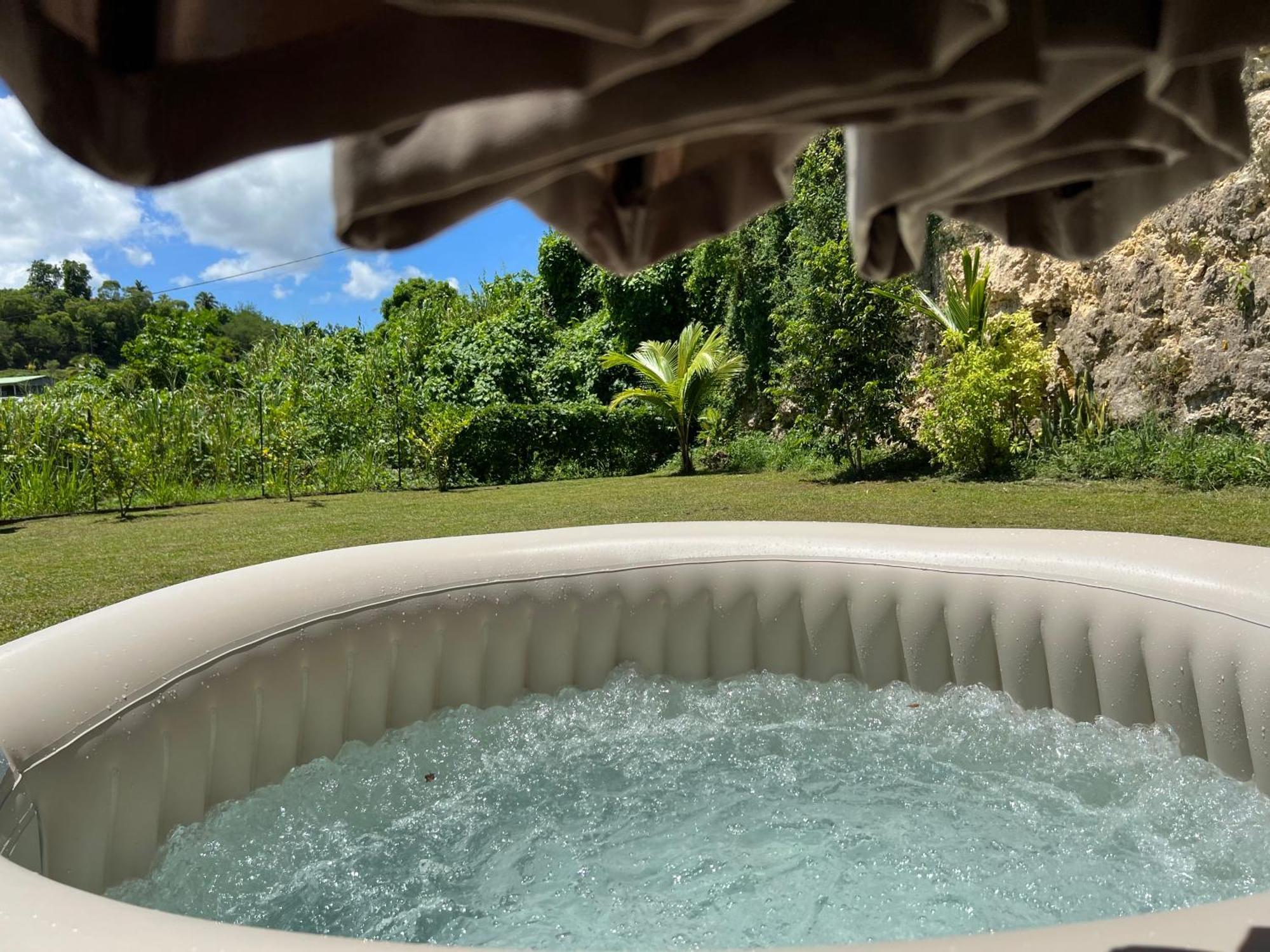 Villa Au Calme Avec Jacuzzi, Villa Le Boursoie Лез-Абим Экстерьер фото